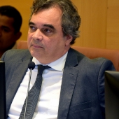 Conselheiro substituto Ruy Harten Jr